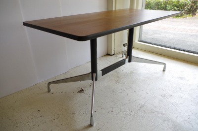 定価安いイームズ テーブル セグメンテッドベーステーブル 幅180cm BK イームズ